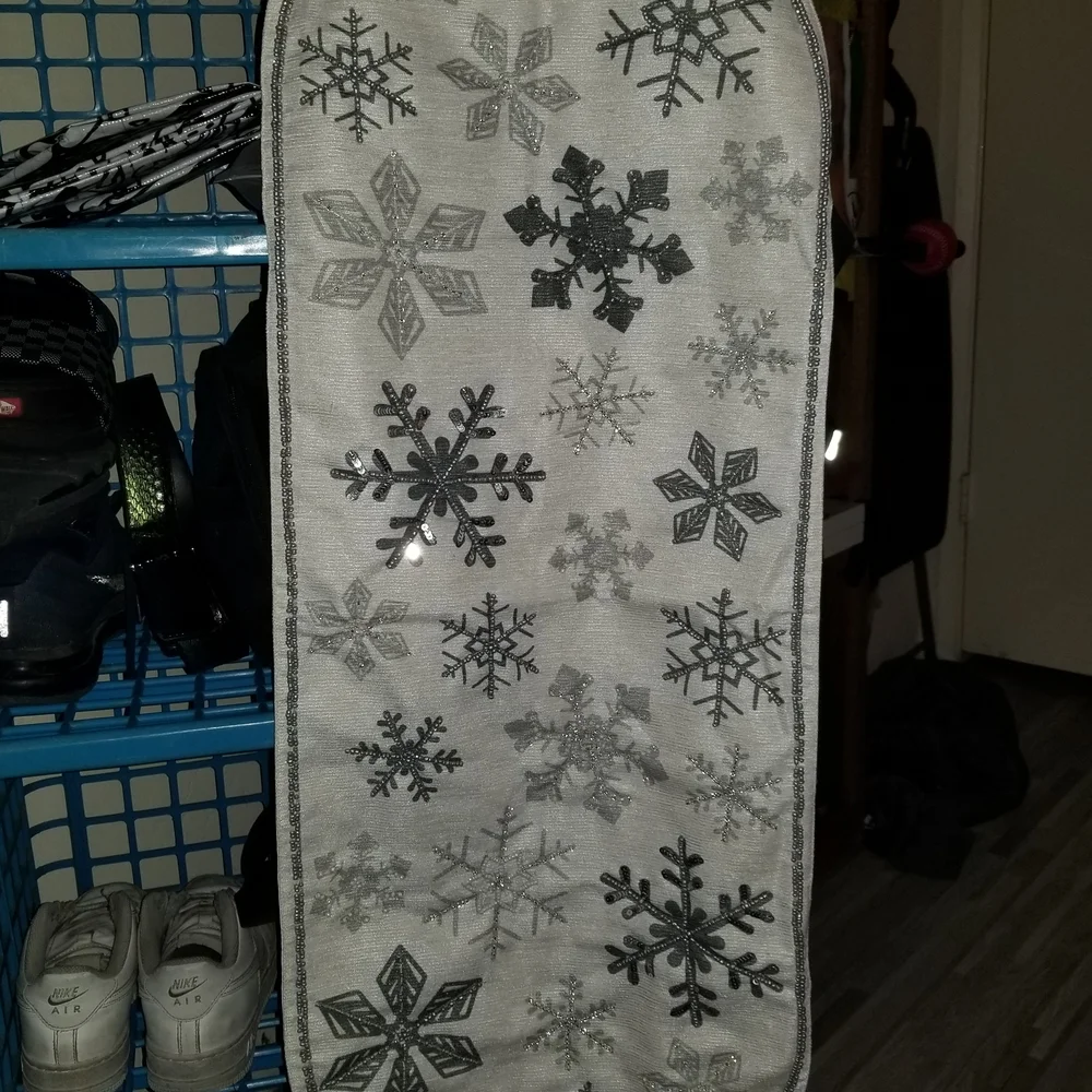 Elegant Snowflake Table Runner